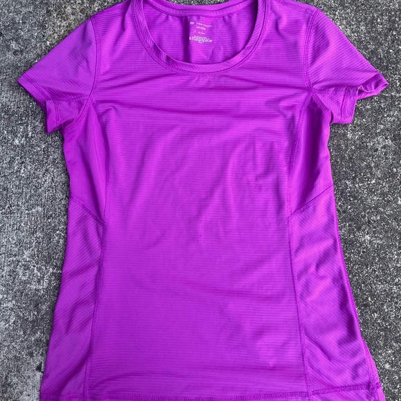 ⭐️MAKE AN OFFER!⭐️Activewear Bundle Women Medium Lot Sleeveless Top Short Sleeve - Picture 9 of 10